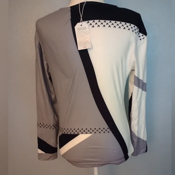 Made With Love Geometric Pattern Crossover Front V-Neck Blouse Top Size M - Picture 3 of 7